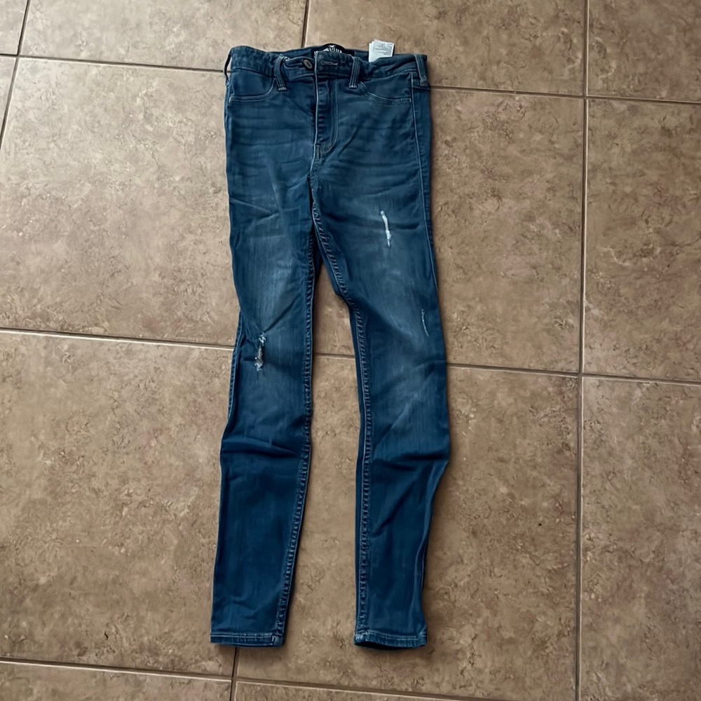 good condition no stains or pulls